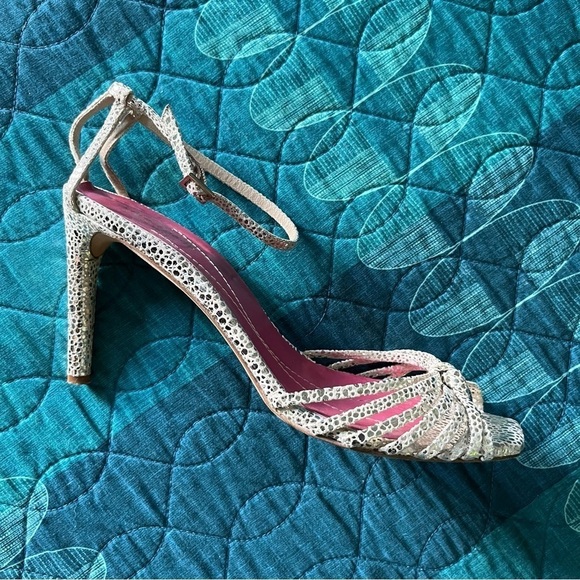 Kate Spade New York Lolita Platinum Speckled Leather Ankle Strap Sandals Sz 10B - Picture 5 of 16